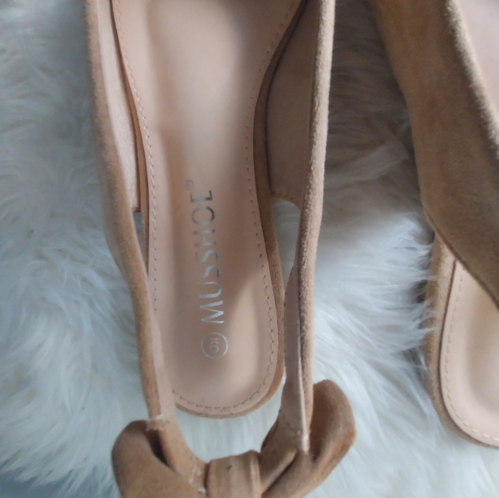 Flats - Picture 2 of 3